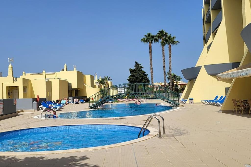 Lagos-Piscine Et Mer- Condominio Do Mar Extérieur photo
